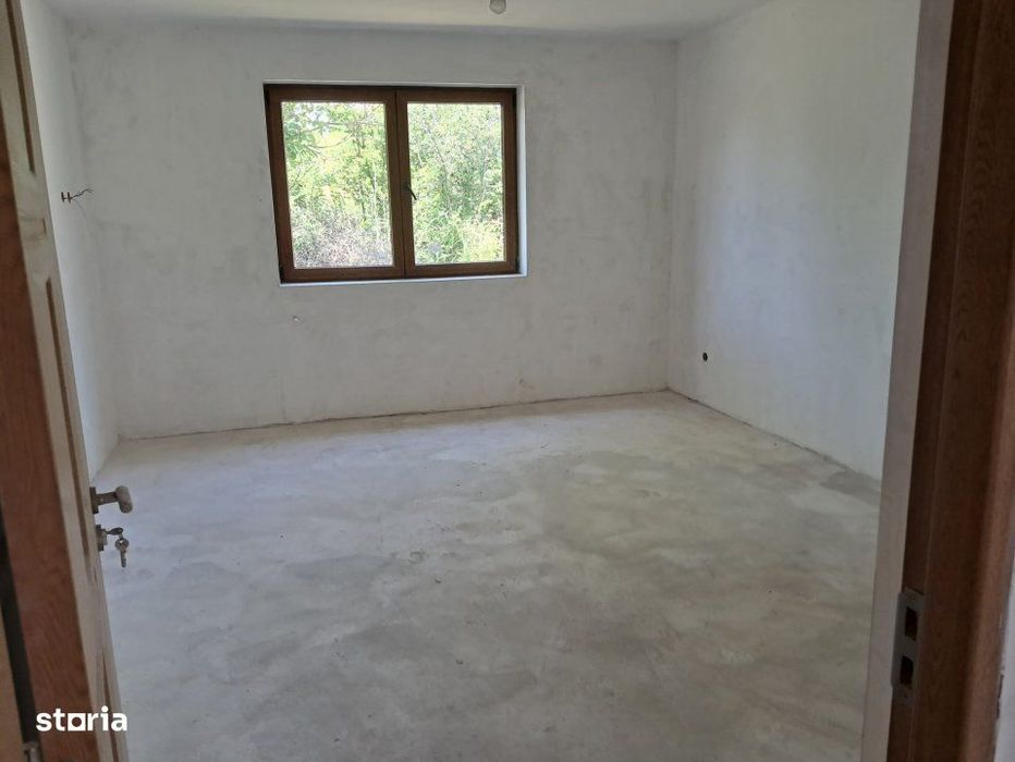 Casa Individuala Cu Teren De 3700Mp Bacu Str Ciorogarlei