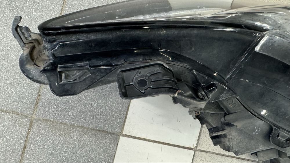 Продам фару на camry 70