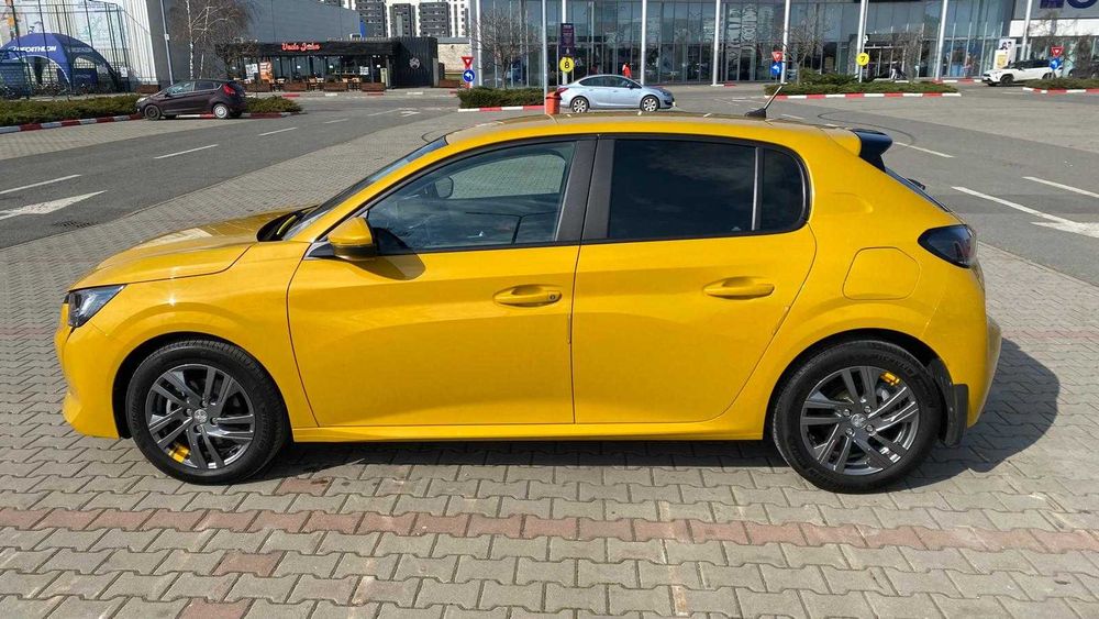 Vand Peugeot 208 Active Pack 1,2 PureTech STT 100 CP BVM6 unic proprietar-30 000 km- 2021