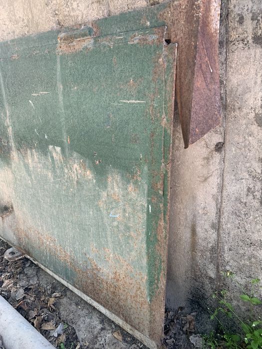 Дверь металическая 1.30×0.80