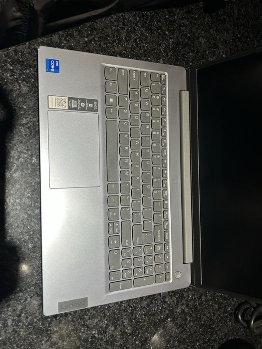 Lenovo (83EM) IDEAPAD Slim 3i