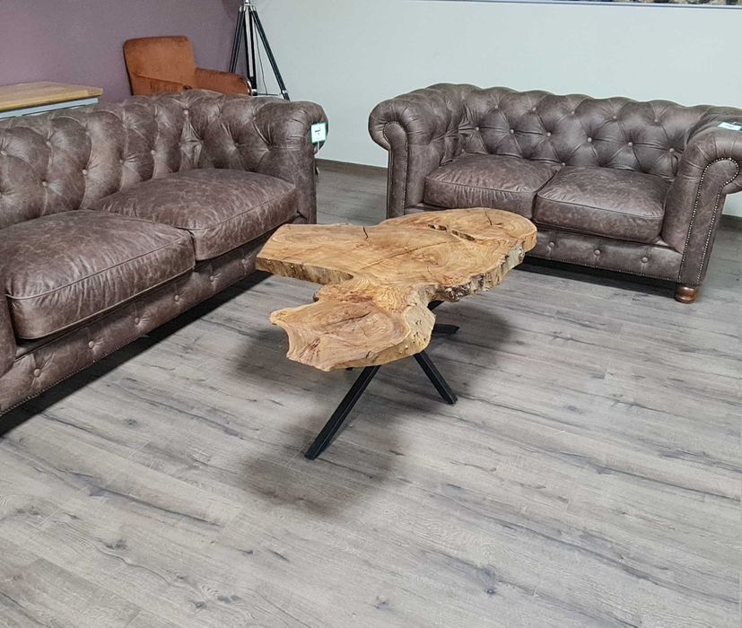 Масивна холна масичка от дърво и метални крака ръчна изработка