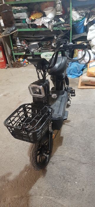 Электровилосипед с пидалеми