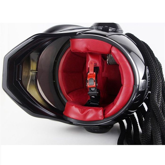 Каска для мопедистов