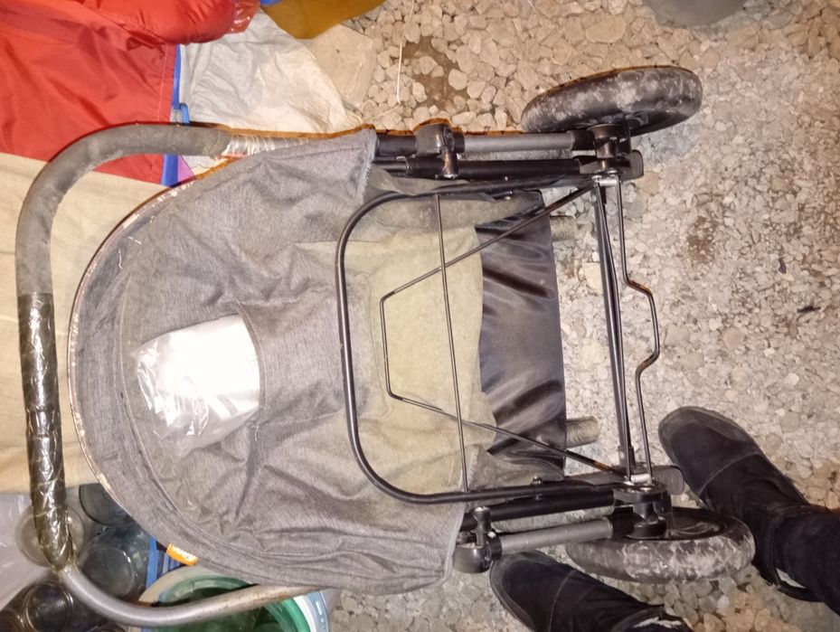 Отдам даром детскую коляску!