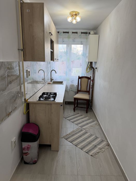 Inchiriez apartament