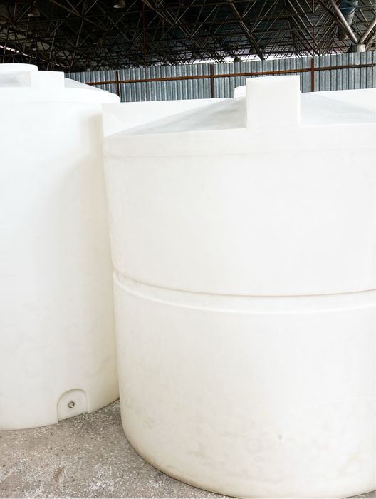 Пластмассовой ёмкость 5 тонна новый с гарантий 13 года 100% пишивая