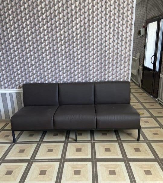 Кожаный диван, коричневый