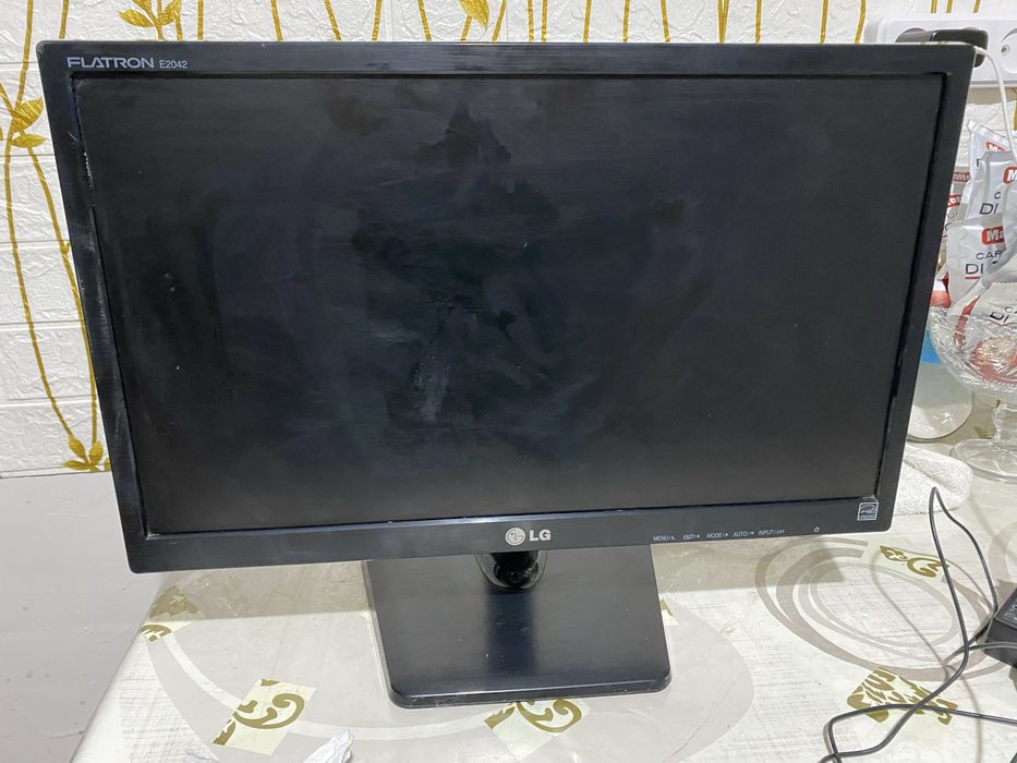 Монитор LG 20 дюймов