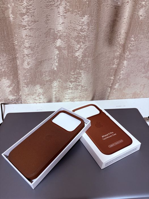 Husa iPhone 17 Pro TechWoven Maro
