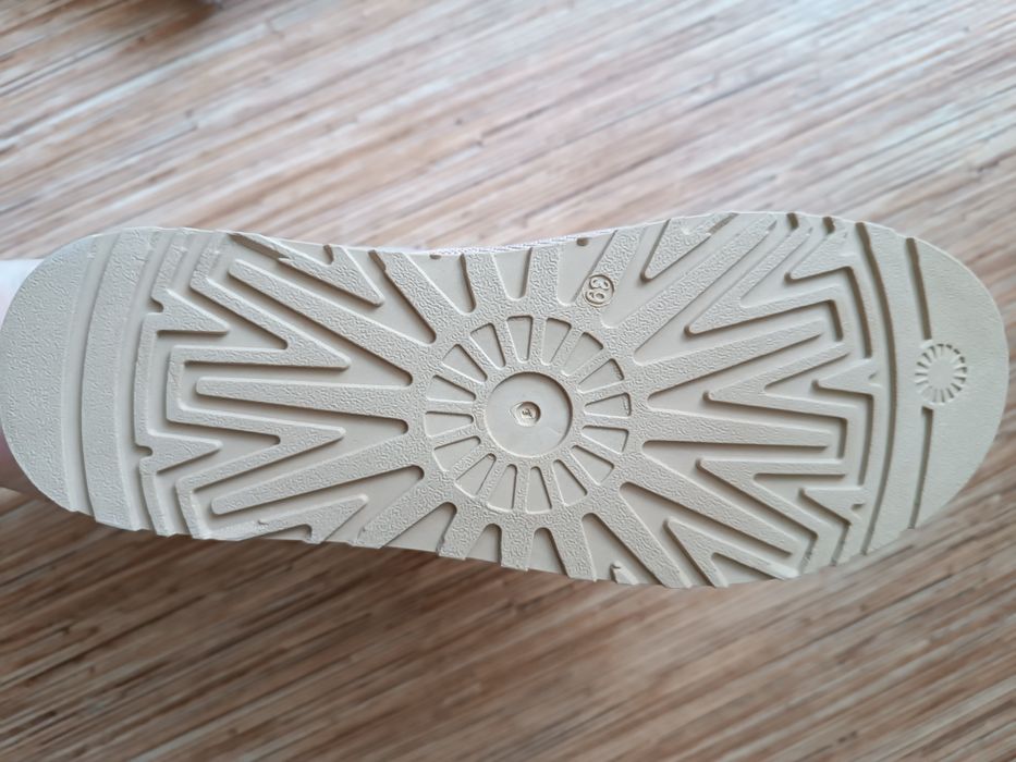 Женские зимние ботинки