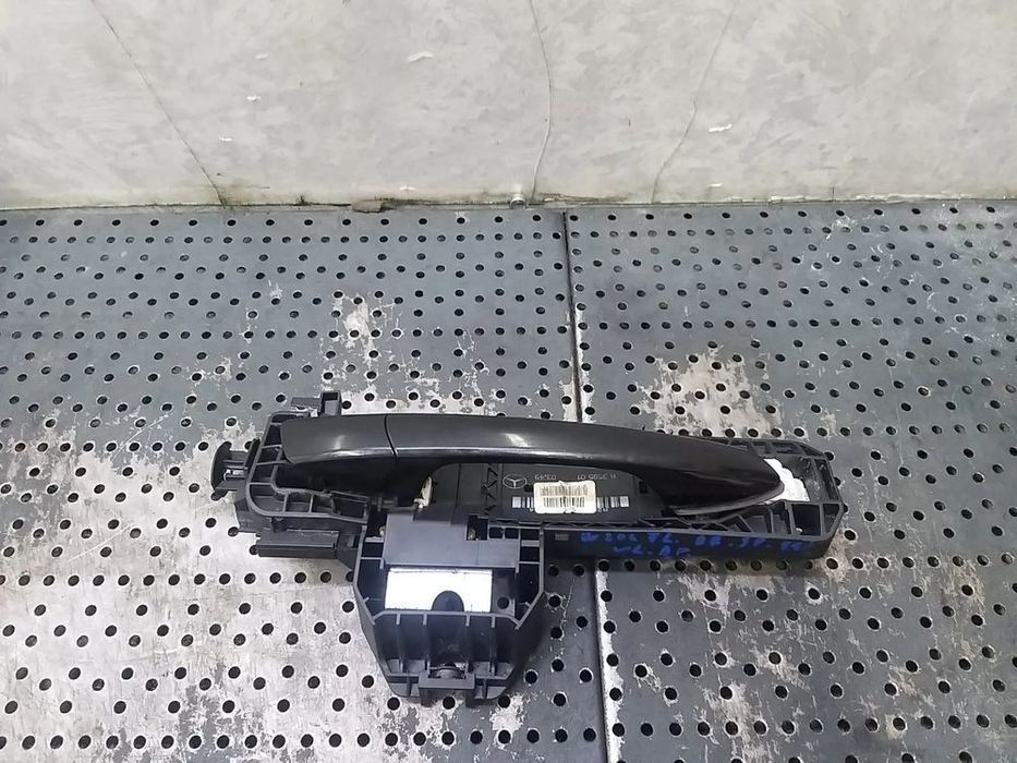 Maner usa dreapta spate mercedes c class w204 a2047601634