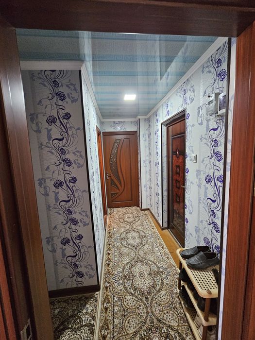 Kvartira sotiladi Navoiy shahar 2-etaj, 2 xona