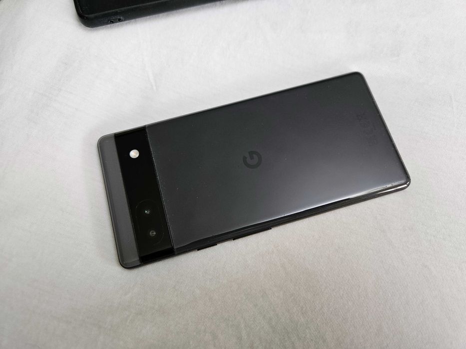 Google Pixel 6 de 128gb cu Ram 8Gb , liber dual , Husa , ca nou 10/10