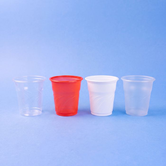 Bir marttalik stakanlar