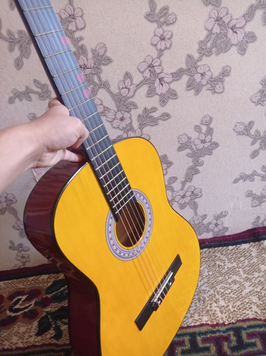 Гитара янги сотилади !!!