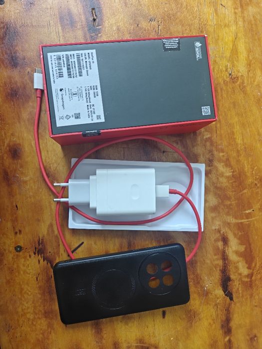 Продам OnePlus 13 256гб