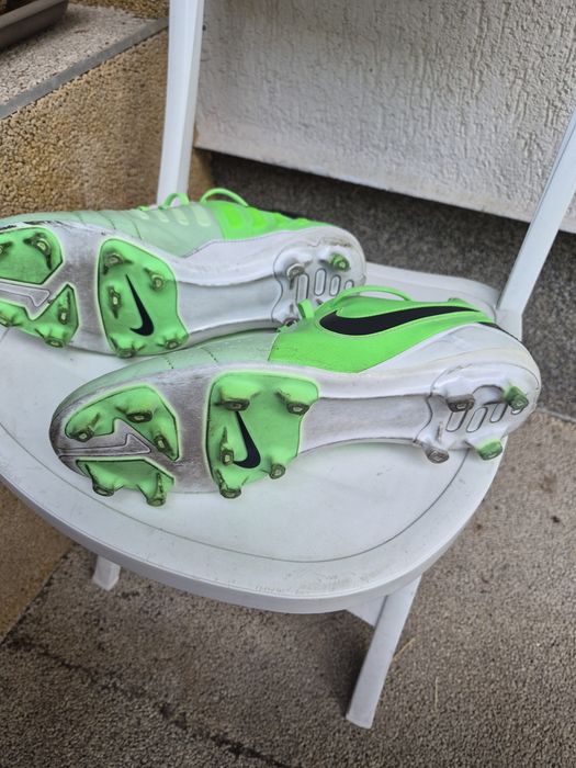 Vand ghete de fotbal Nike CTR360