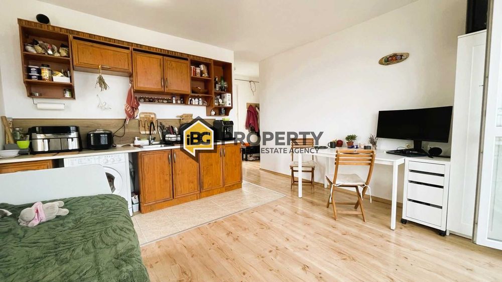 Едностаен, панорамен - две тераси