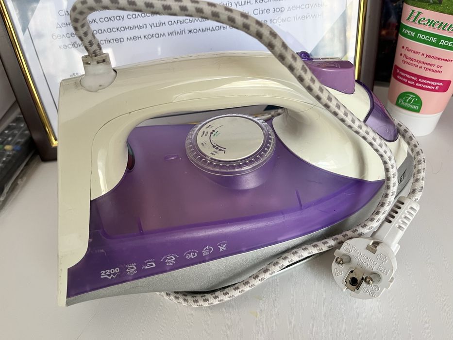 Продам утюг по символичной цене