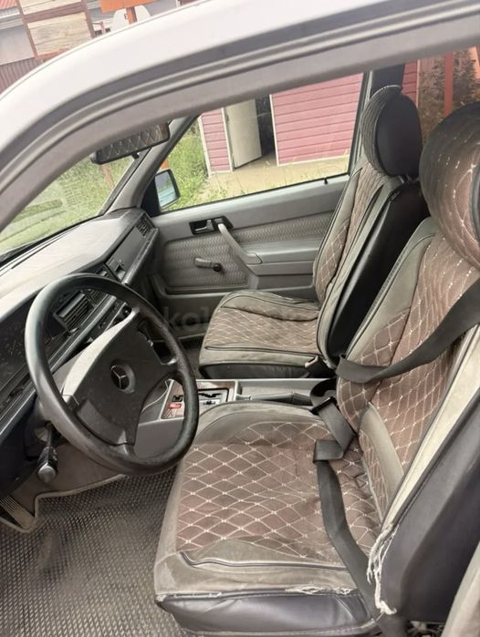 Продам машину Мерс 190