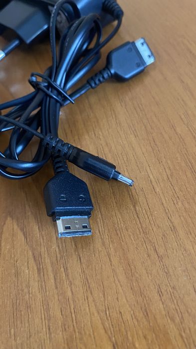 Telefoane si încarcatoare Samsung E1200