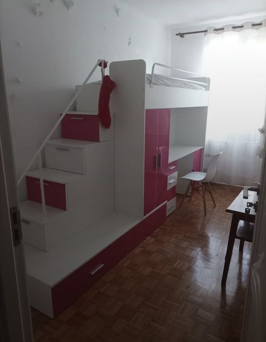 Vand doua seturi de mobilier pentru camera copiilor