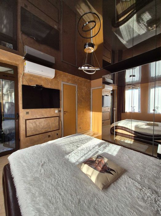 Продавам тристаен апартамент с гледка към Витоша