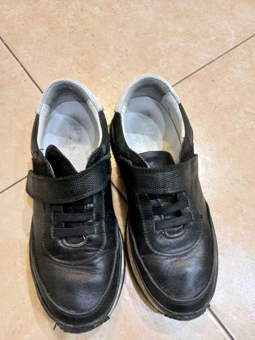 кроссовки на мальчика классика 34 разм Tiflani в хорошем состоянии