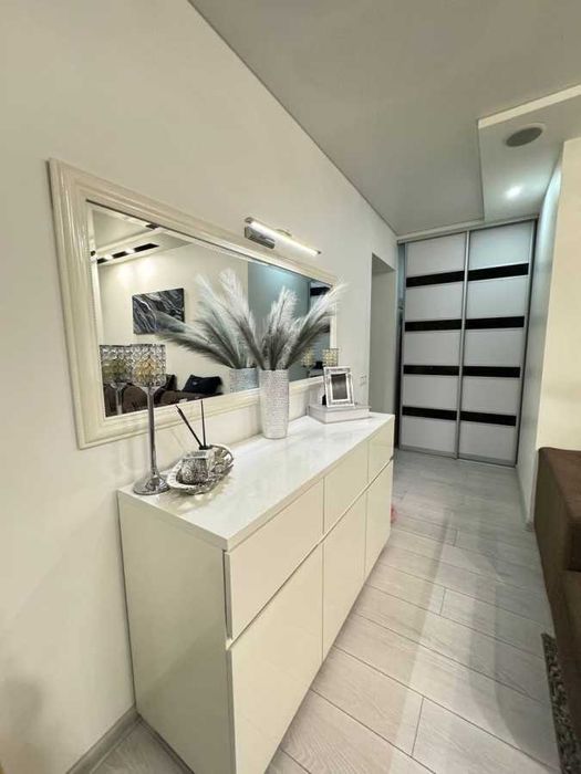 Дава се под наем Двустаен апартамент в София, Център - 65 кв.м за 459 € - Снимка #2