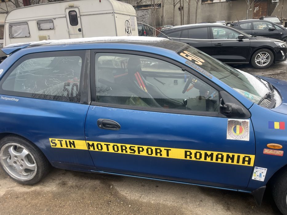 Vand Mazda 323 pent ru indemanare Auto