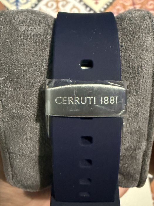 Продам мужские часы