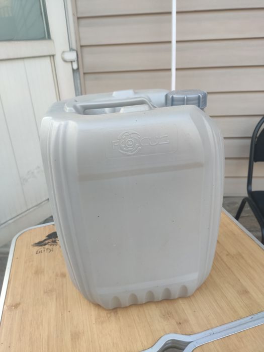 Канистры из под автошампуня