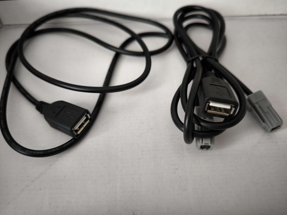 Кабел USB AUX  Toyota RAV4 EZ Verso Camry