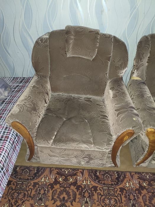 Диван раскладной и кресло