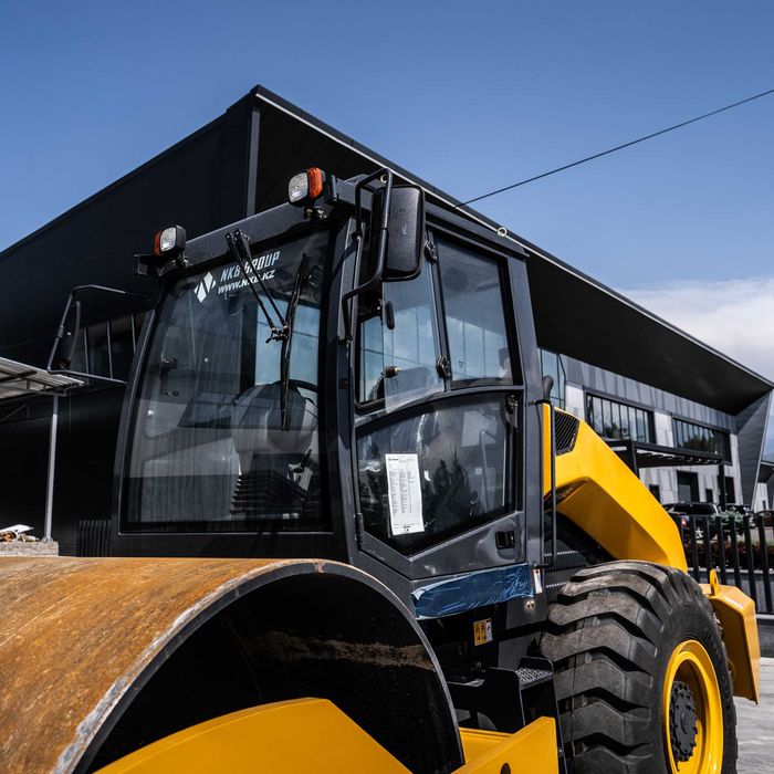 Грунтовый каток CLG6116E