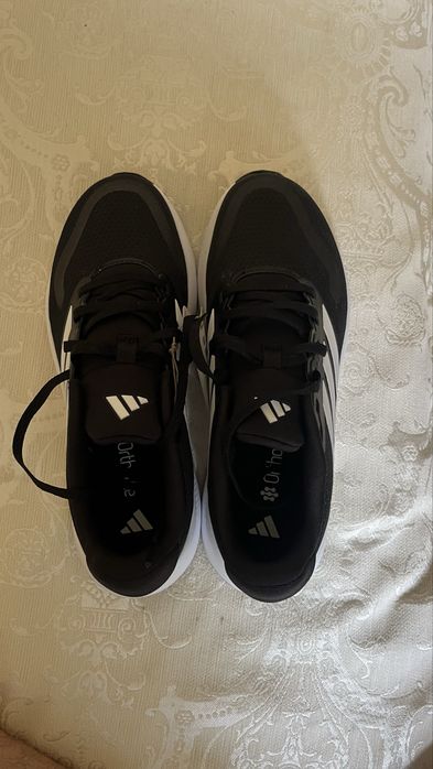 Кроссовки Adidas 39 размер новые,оригинал