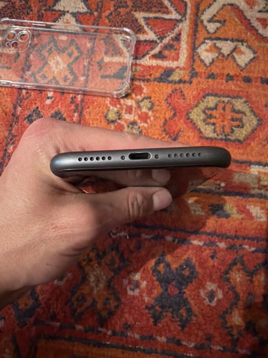 Iphone 11  черный