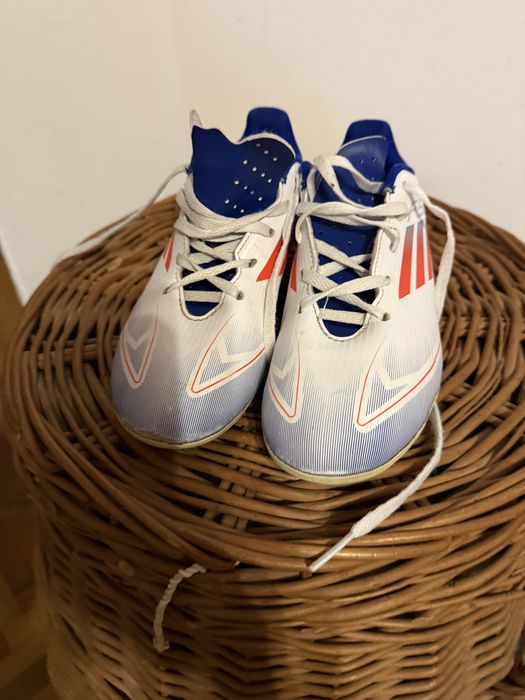 Ghete de fotbal marca Adidas