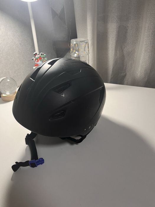 Шлем для лыж с сноубордов