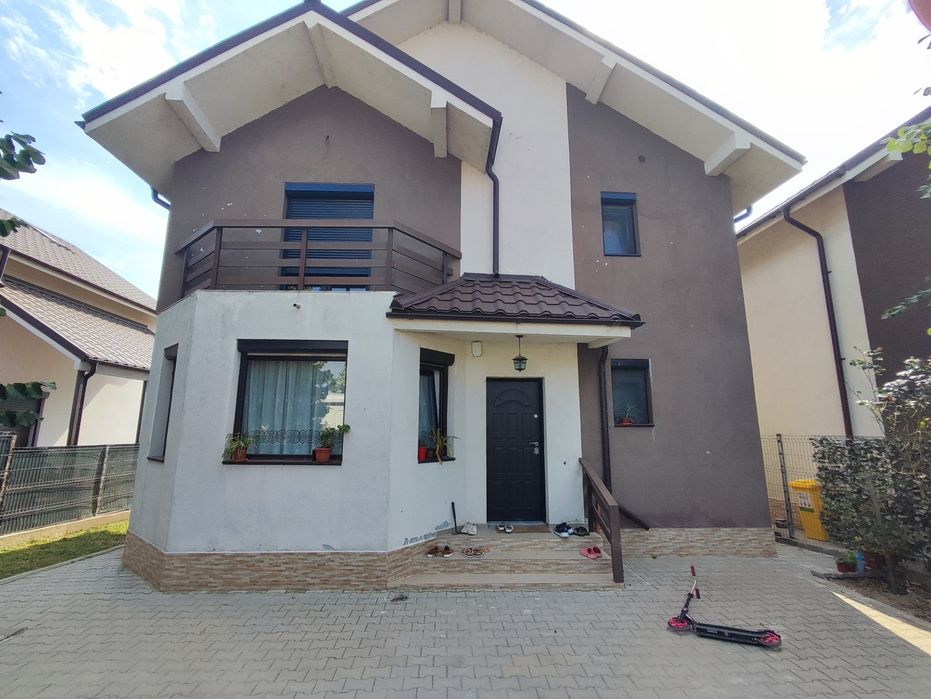 Vând vila in zona rezidentiala