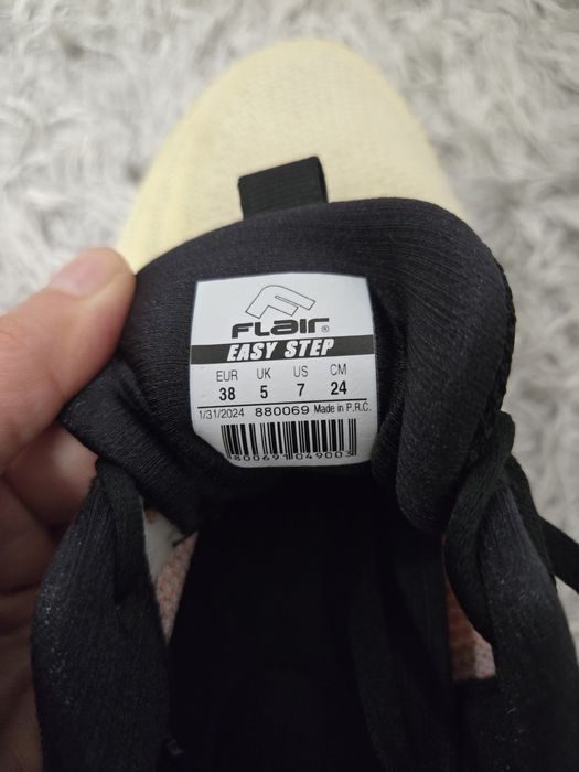 Маратонки  FLAIR