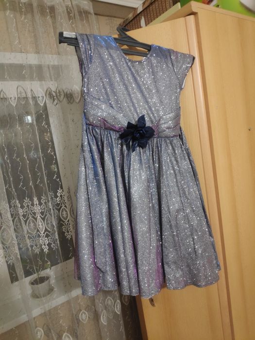 Продам платья детские