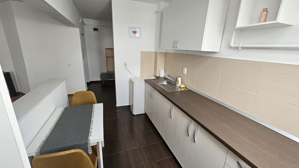 Apartament 2 camere, de inchiriat, parcare inclusă