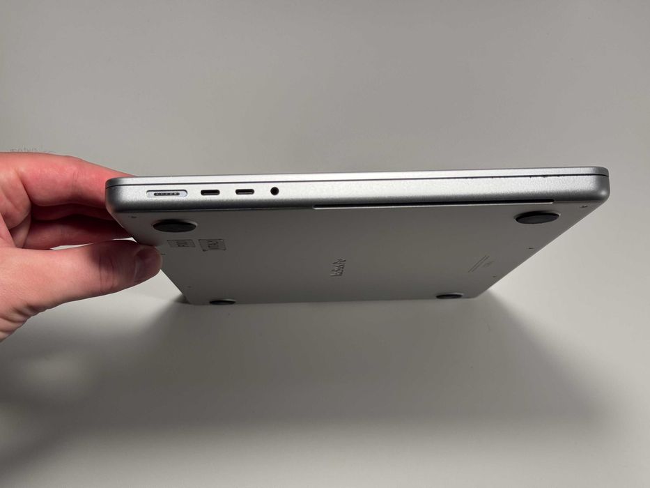 Apple Macbook Pro 14" M1 Pro 16 GB RAM 1 TB SSD