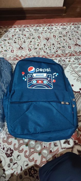 Rugzak sumka yangi
