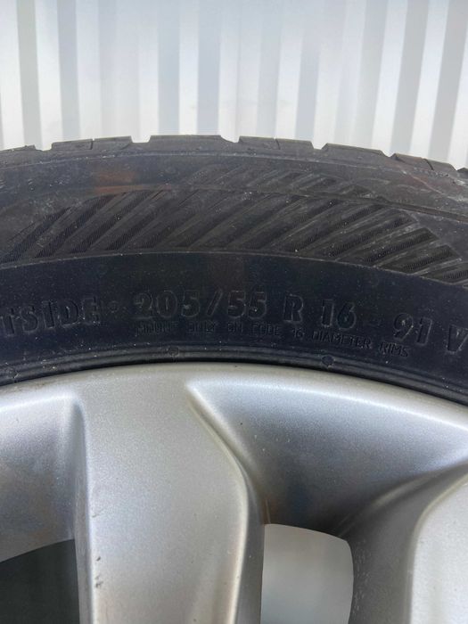 Гуми с джанти Хюндай 205/55R16
