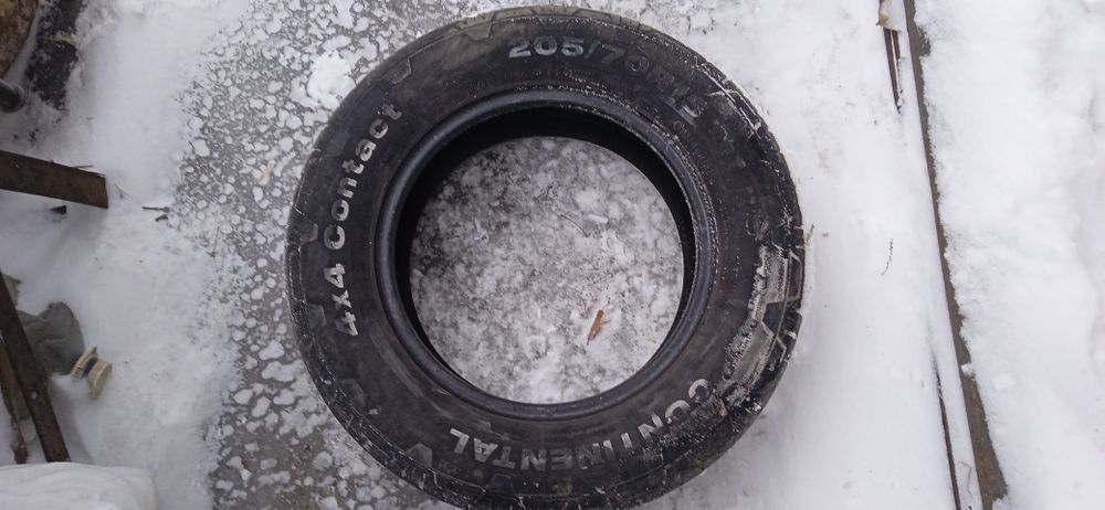 Резина 205/70 Р15.