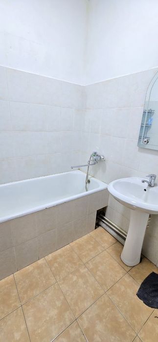 Чиланзар -2 кв  2-3/3/4,45м2 Срочно Продам квартиру Срочно