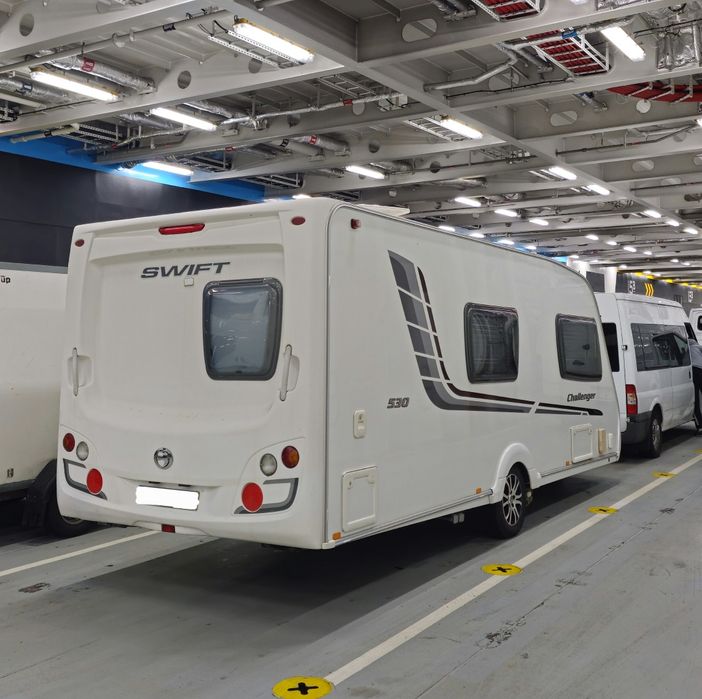 Rulotă Swift Challenger 530–2011/12–stare excepțională, complet echipa